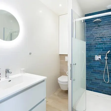 Contemporaine Avec Piscine Et Climatisation A St Aygulf - Fr-1-768-113 * Fréjus